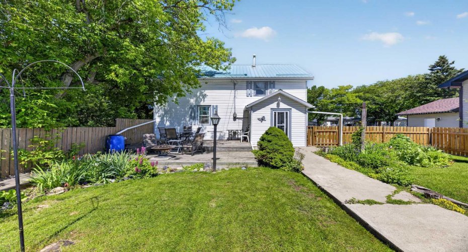 2109 21 Avenue, Bowden, Alberta T0M0K0, 2 Bedroom Bedrooms, 0 ,2 BathroomBathrooms,Residential,For Sale,21,0,A2328085