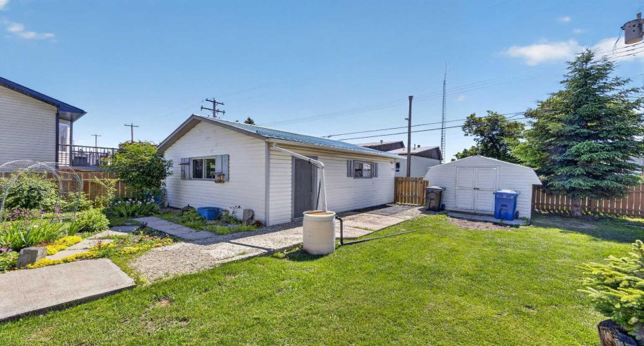 2109 21 Avenue, Bowden, Alberta T0M0K0, 2 Bedroom Bedrooms, 0 ,2 BathroomBathrooms,Residential,For Sale,21,0,A2328085