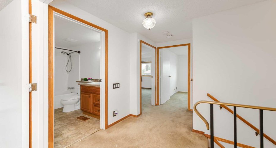 78 Queen Anne Close, Calgary, Alberta T2J 6E5, 3 Bedroom Bedrooms, 0 ,2 BathroomBathrooms,Residential,For Sale,Queen Anne,0,A2328087