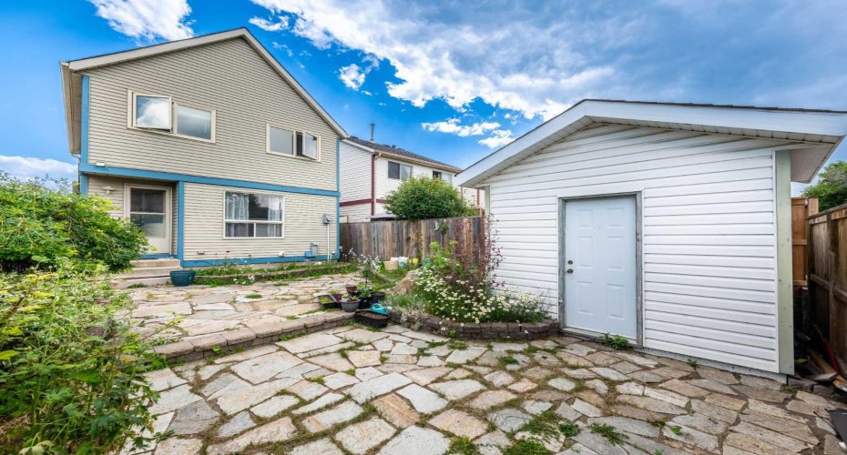 78 Queen Anne Close, Calgary, Alberta T2J 6E5, 3 Bedroom Bedrooms, 0 ,2 BathroomBathrooms,Residential,For Sale,Queen Anne,0,A2328087