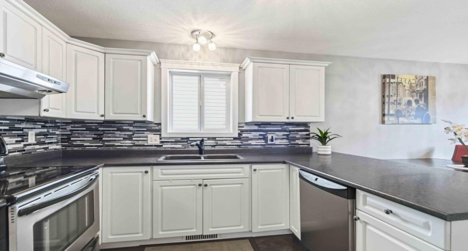 249 Fox Crescent, Fort McMurray, Alberta T9K0C2, 5 Bedroom Bedrooms, 0 ,3 BathroomBathrooms,Residential,For Sale,Fox,0,A2328097