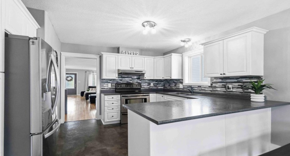 249 Fox Crescent, Fort McMurray, Alberta T9K0C2, 5 Bedroom Bedrooms, 0 ,3 BathroomBathrooms,Residential,For Sale,Fox,0,A2328097