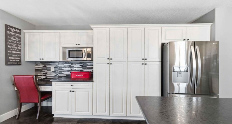 249 Fox Crescent, Fort McMurray, Alberta T9K0C2, 5 Bedroom Bedrooms, 0 ,3 BathroomBathrooms,Residential,For Sale,Fox,0,A2328097