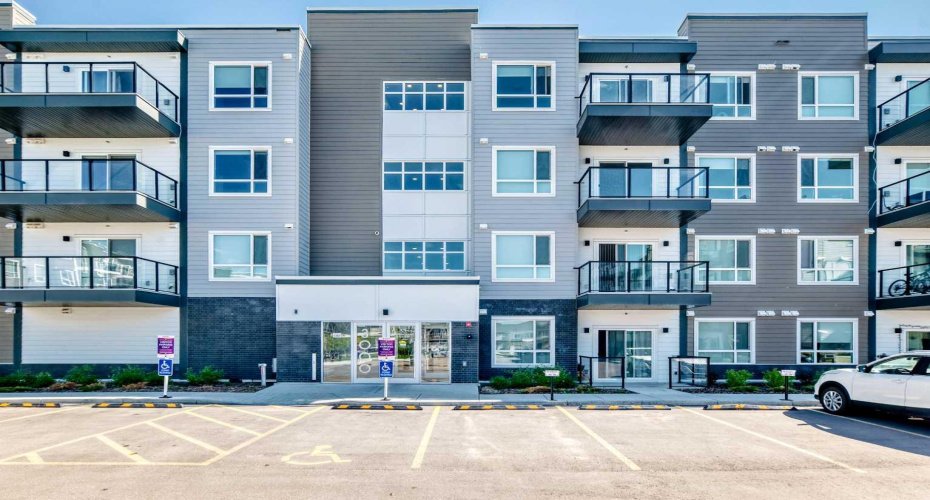 33 Carringham Gate, Calgary, Alberta T3P 2H6, 1 Bedroom Bedrooms, 0 ,1 BathroomBathrooms,Residential,For Sale,Carringham,0,A2328116