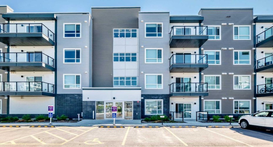 33 Carringham Gate, Calgary, Alberta T3P 2H6, 1 Bedroom Bedrooms, 0 ,1 BathroomBathrooms,Residential,For Sale,Carringham,0,A2328116