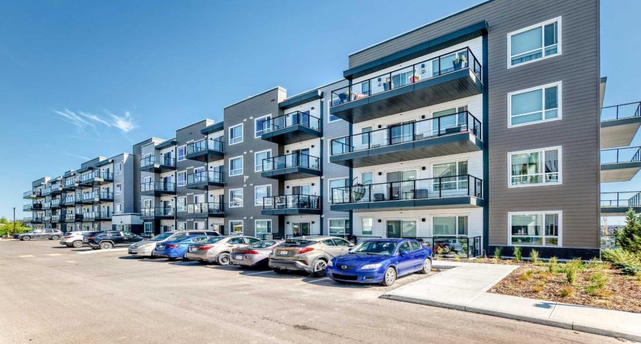 33 Carringham Gate, Calgary, Alberta T3P 2H6, 1 Bedroom Bedrooms, 0 ,1 BathroomBathrooms,Residential,For Sale,Carringham,0,A2328116