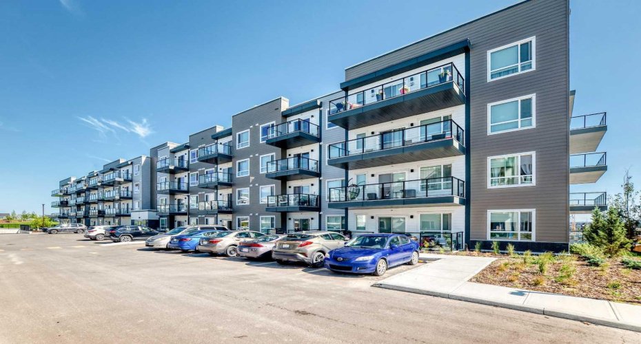 33 Carringham Gate, Calgary, Alberta T3P 2H6, 1 Bedroom Bedrooms, 0 ,1 BathroomBathrooms,Residential,For Sale,Carringham,0,A2328116