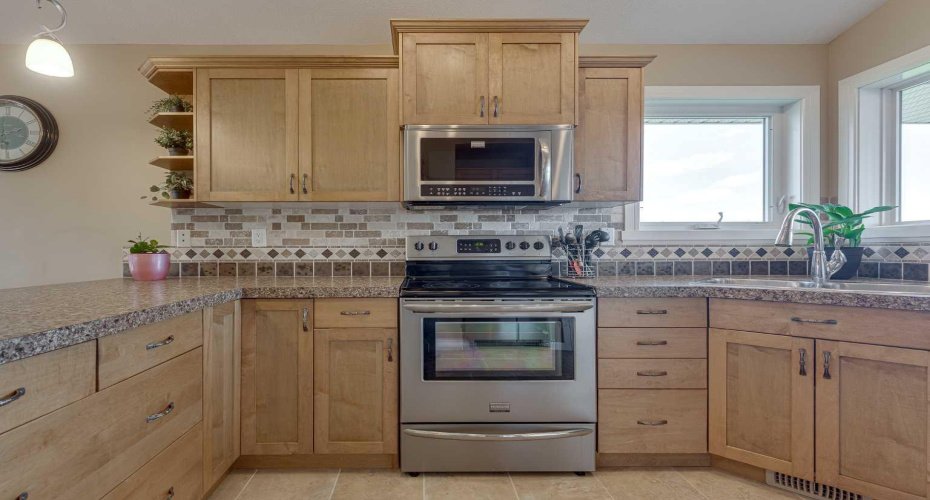 74 Mackenzie Crescent, Lacombe, Alberta T4L 0B3, 4 Bedroom Bedrooms, 0 ,3 BathroomBathrooms,Residential,For Sale,Mackenzie,0,A2324482