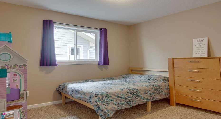 74 Mackenzie Crescent, Lacombe, Alberta T4L 0B3, 4 Bedroom Bedrooms, 0 ,3 BathroomBathrooms,Residential,For Sale,Mackenzie,0,A2324482