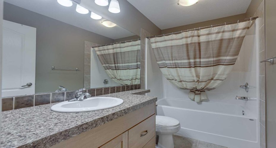 74 Mackenzie Crescent, Lacombe, Alberta T4L 0B3, 4 Bedroom Bedrooms, 0 ,3 BathroomBathrooms,Residential,For Sale,Mackenzie,0,A2324482