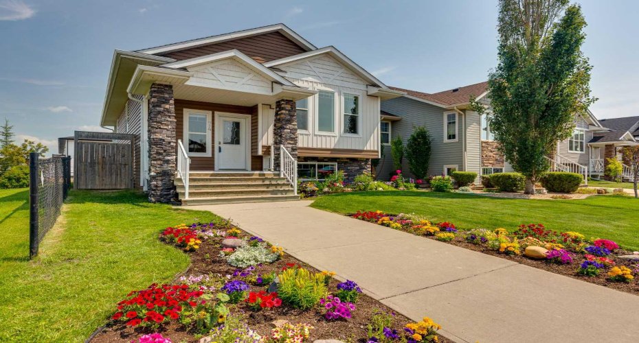 74 Mackenzie Crescent, Lacombe, Alberta T4L 0B3, 4 Bedroom Bedrooms, 0 ,3 BathroomBathrooms,Residential,For Sale,Mackenzie,0,A2324482