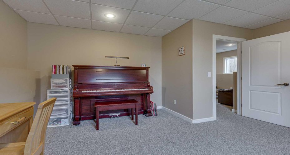 74 Mackenzie Crescent, Lacombe, Alberta T4L 0B3, 4 Bedroom Bedrooms, 0 ,3 BathroomBathrooms,Residential,For Sale,Mackenzie,0,A2324482