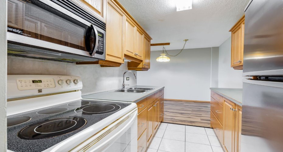 1620 8 Avenue, Calgary, Alberta T2N 1C4, 2 Bedroom Bedrooms, 0 ,1 BathroomBathrooms,Residential,For Sale,8,0,A2326893