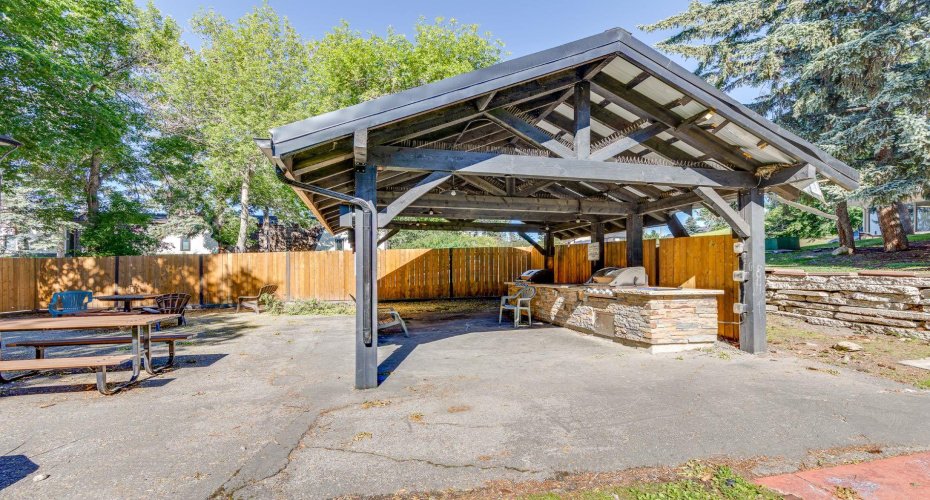 1620 8 Avenue, Calgary, Alberta T2N 1C4, 2 Bedroom Bedrooms, 0 ,1 BathroomBathrooms,Residential,For Sale,8,0,A2326893