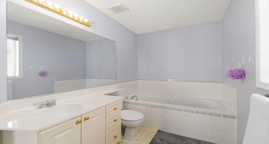 160 Douglas Ridge Green, Calgary, Alberta T2Z 2T3, 4 Bedroom Bedrooms, 0 ,4 BathroomBathrooms,Residential,For Sale,Douglas Ridge,0,A2327442