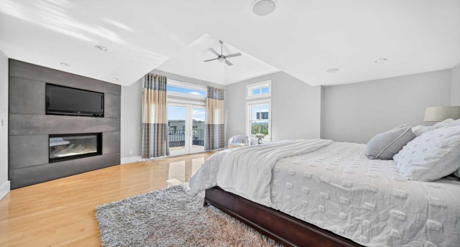2312 12 Avenue, Calgary, Alberta T2N 1K3, 4 Bedroom Bedrooms, 0 ,5 BathroomBathrooms,Residential,For Sale,12,0,A2327724