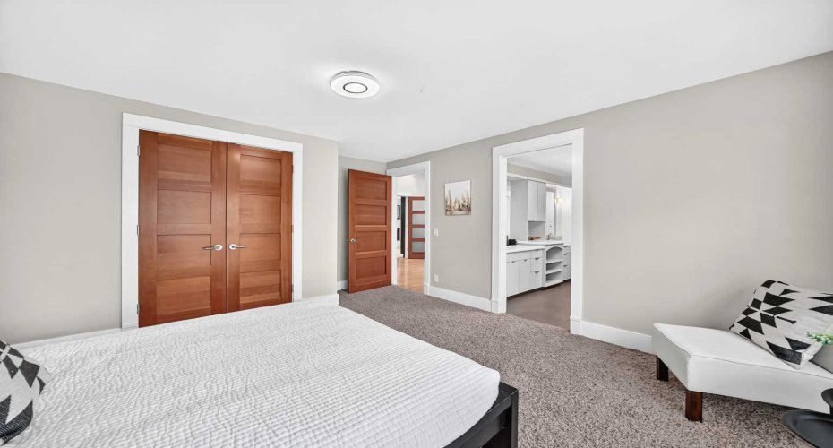 2312 12 Avenue, Calgary, Alberta T2N 1K3, 4 Bedroom Bedrooms, 0 ,5 BathroomBathrooms,Residential,For Sale,12,0,A2327724