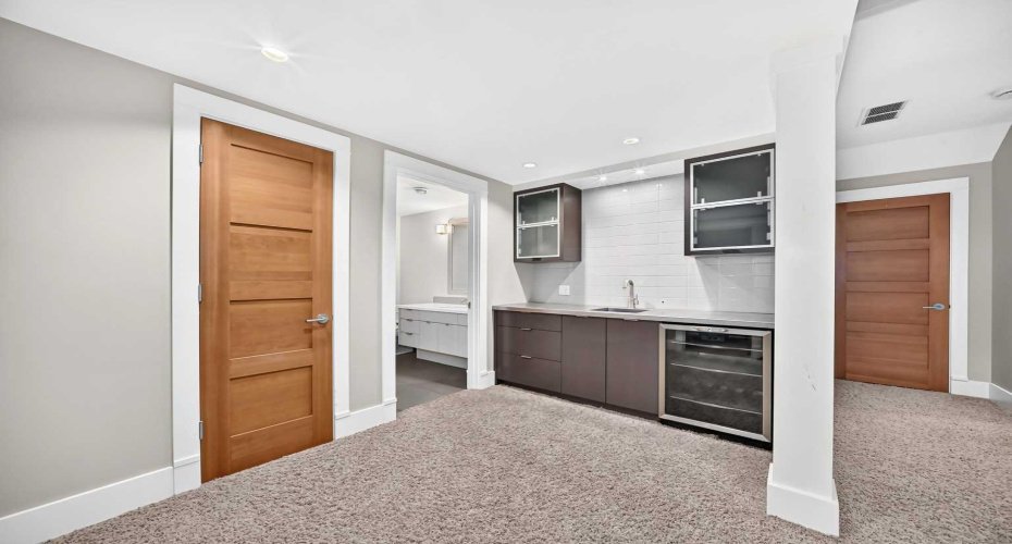 2312 12 Avenue, Calgary, Alberta T2N 1K3, 4 Bedroom Bedrooms, 0 ,5 BathroomBathrooms,Residential,For Sale,12,0,A2327724