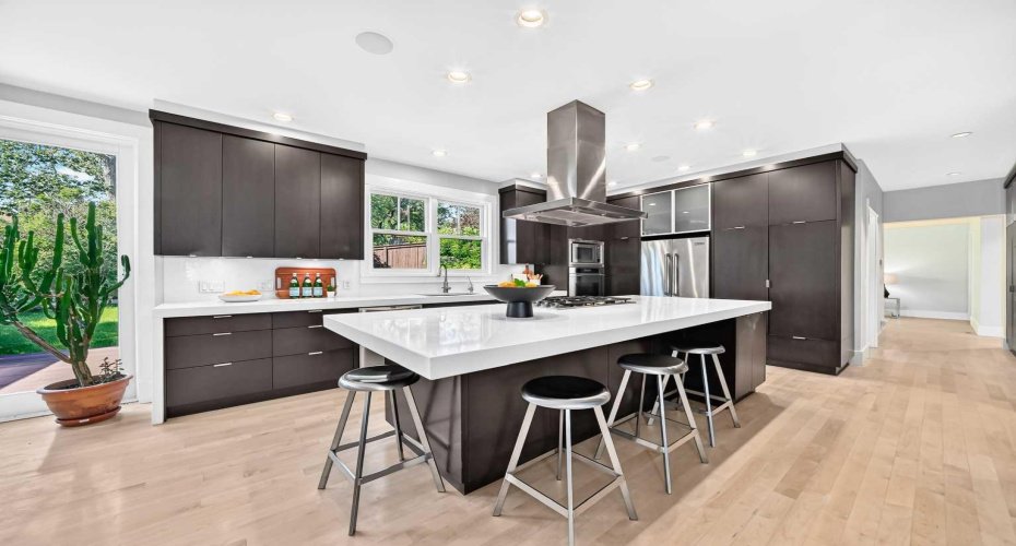 2312 12 Avenue, Calgary, Alberta T2N 1K3, 4 Bedroom Bedrooms, 0 ,5 BathroomBathrooms,Residential,For Sale,12,0,A2327724