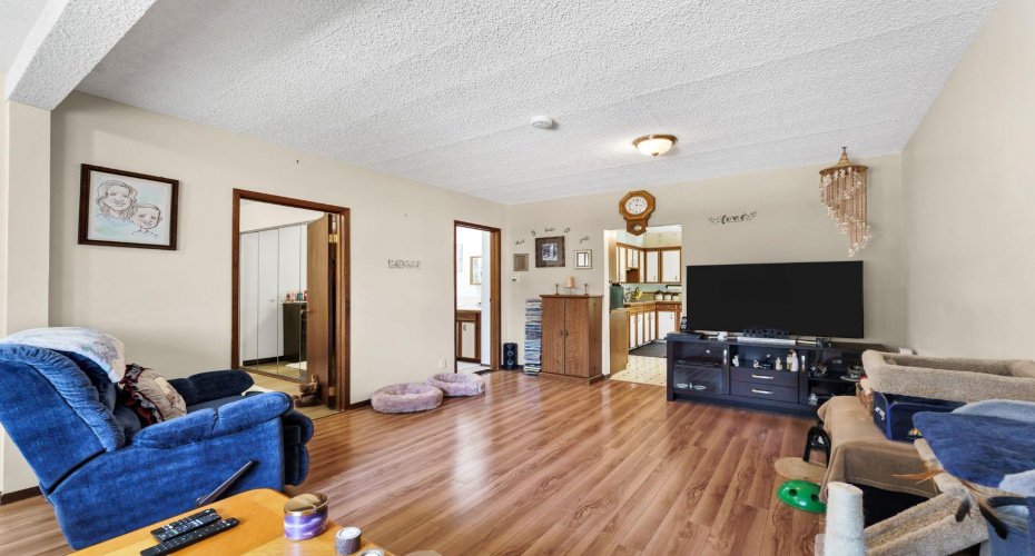 162 2 Street, Medicine Hat, Alberta T1A5K9, 3 Bedroom Bedrooms, 0 ,2 BathroomBathrooms,Residential,For Sale,2,0,A2327934