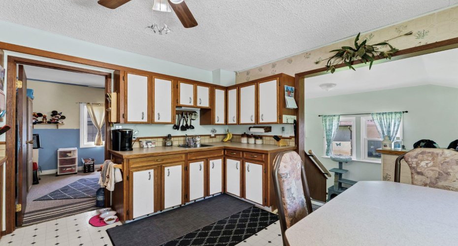 162 2 Street, Medicine Hat, Alberta T1A5K9, 3 Bedroom Bedrooms, 0 ,2 BathroomBathrooms,Residential,For Sale,2,0,A2327934