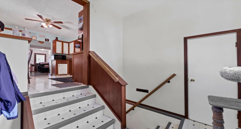 162 2 Street, Medicine Hat, Alberta T1A5K9, 3 Bedroom Bedrooms, 0 ,2 BathroomBathrooms,Residential,For Sale,2,0,A2327934