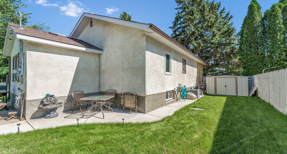 162 2 Street, Medicine Hat, Alberta T1A5K9, 3 Bedroom Bedrooms, 0 ,2 BathroomBathrooms,Residential,For Sale,2,0,A2327934