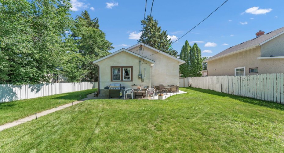 162 2 Street, Medicine Hat, Alberta T1A5K9, 3 Bedroom Bedrooms, 0 ,2 BathroomBathrooms,Residential,For Sale,2,0,A2327934