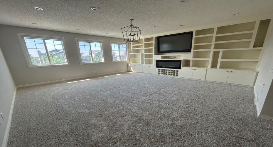 117 Hawkmere Place, Chestermere, Alberta T1X 0C6, 5 Bedrooms Bedrooms, ,4 BathroomsBathrooms,Residential,For Sale,Hawkmere,A2328027