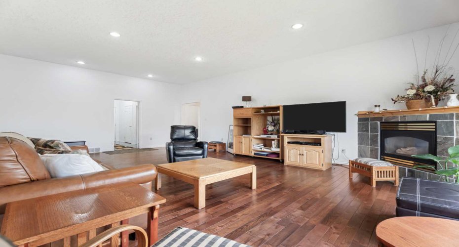 16006 274 Avenue, Rural Foothills County, Alberta T1S 4M9, 6 Bedroom Bedrooms, 0 ,6 BathroomBathrooms,Residential,For Sale,274,0,A2328189