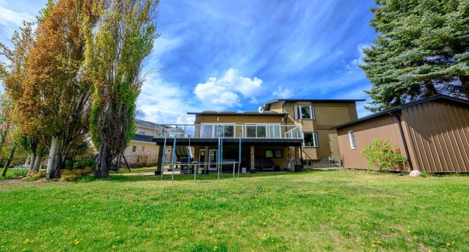 6105 95 Street, Grande Prairie, Alberta T8W 2C9, 6 Bedroom Bedrooms, 0 ,4 BathroomBathrooms,Residential,For Sale,95,0,A2286322