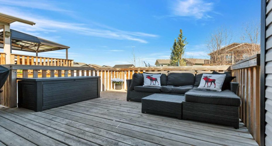 17 Coachill Street, Blackfalds, Alberta T4M 0A9, 5 Bedroom Bedrooms, 0 ,4 BathroomBathrooms,Residential,For Sale,Coachill,0,A2301559