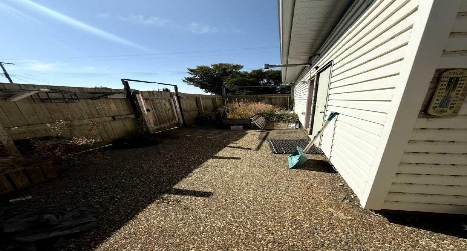 Detached Garage Outside Area