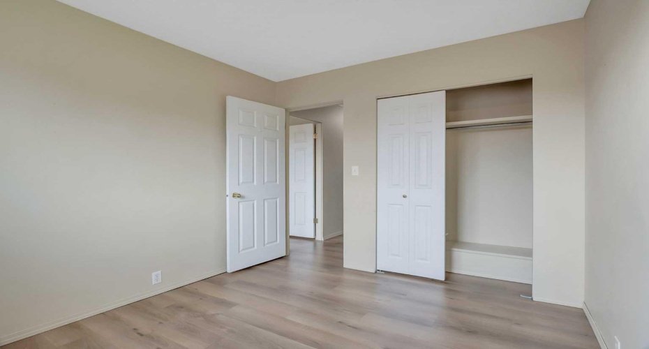 15 Stanton Street, Red Deer, Alberta T4N 0B9, 3 Bedroom Bedrooms, 0 ,2 BathroomBathrooms,Residential,For Sale,Stanton,0,A2310992