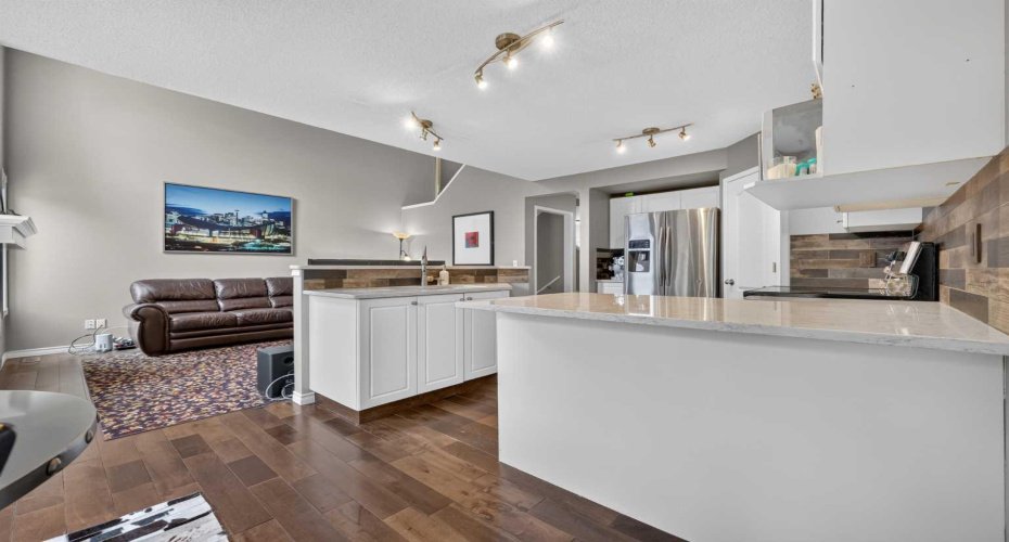 138 Tuscarora Way, Calgary, Alberta T3L 2H1, 4 Bedroom Bedrooms, 0 ,3 BathroomBathrooms,Residential,For Sale,Tuscarora,0,A2311355