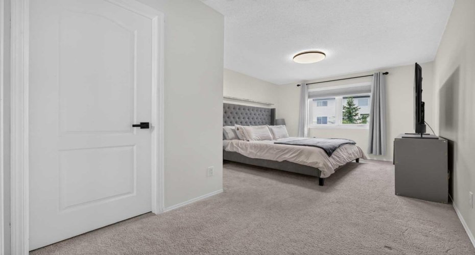 138 Tuscarora Way, Calgary, Alberta T3L 2H1, 4 Bedroom Bedrooms, 0 ,3 BathroomBathrooms,Residential,For Sale,Tuscarora,0,A2311355