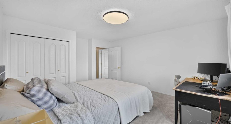 138 Tuscarora Way, Calgary, Alberta T3L 2H1, 4 Bedroom Bedrooms, 0 ,3 BathroomBathrooms,Residential,For Sale,Tuscarora,0,A2311355