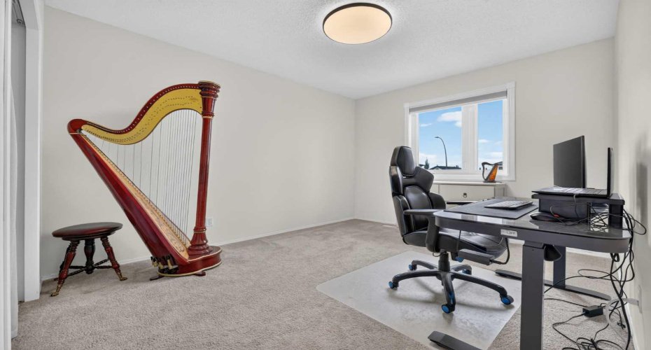138 Tuscarora Way, Calgary, Alberta T3L 2H1, 4 Bedroom Bedrooms, 0 ,3 BathroomBathrooms,Residential,For Sale,Tuscarora,0,A2311355