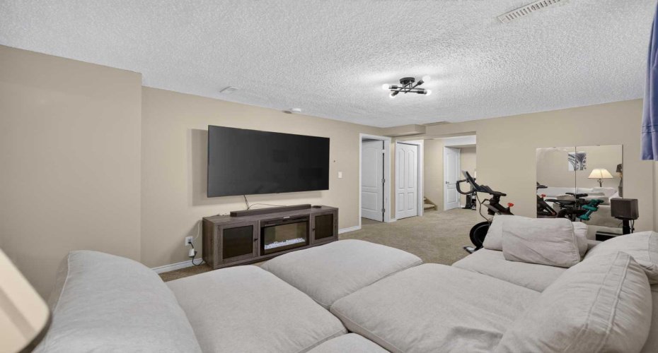 138 Tuscarora Way, Calgary, Alberta T3L 2H1, 4 Bedroom Bedrooms, 0 ,3 BathroomBathrooms,Residential,For Sale,Tuscarora,0,A2311355