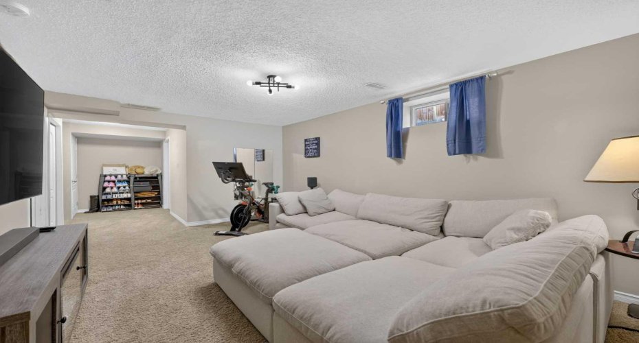 138 Tuscarora Way, Calgary, Alberta T3L 2H1, 4 Bedroom Bedrooms, 0 ,3 BathroomBathrooms,Residential,For Sale,Tuscarora,0,A2311355