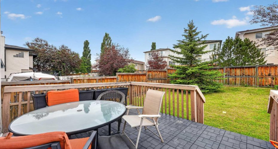 138 Tuscarora Way, Calgary, Alberta T3L 2H1, 4 Bedroom Bedrooms, 0 ,3 BathroomBathrooms,Residential,For Sale,Tuscarora,0,A2311355