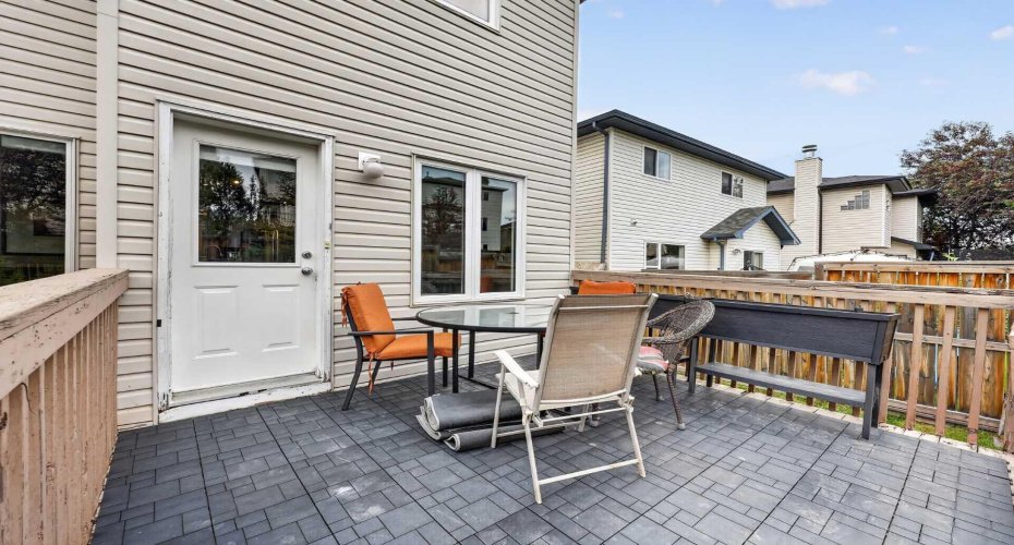 138 Tuscarora Way, Calgary, Alberta T3L 2H1, 4 Bedroom Bedrooms, 0 ,3 BathroomBathrooms,Residential,For Sale,Tuscarora,0,A2311355
