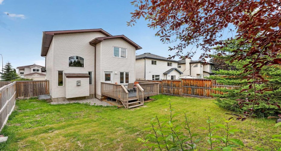 138 Tuscarora Way, Calgary, Alberta T3L 2H1, 4 Bedroom Bedrooms, 0 ,3 BathroomBathrooms,Residential,For Sale,Tuscarora,0,A2311355