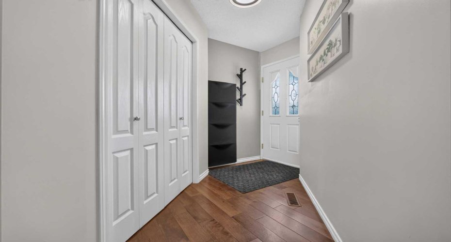 138 Tuscarora Way, Calgary, Alberta T3L 2H1, 4 Bedroom Bedrooms, 0 ,3 BathroomBathrooms,Residential,For Sale,Tuscarora,0,A2311355