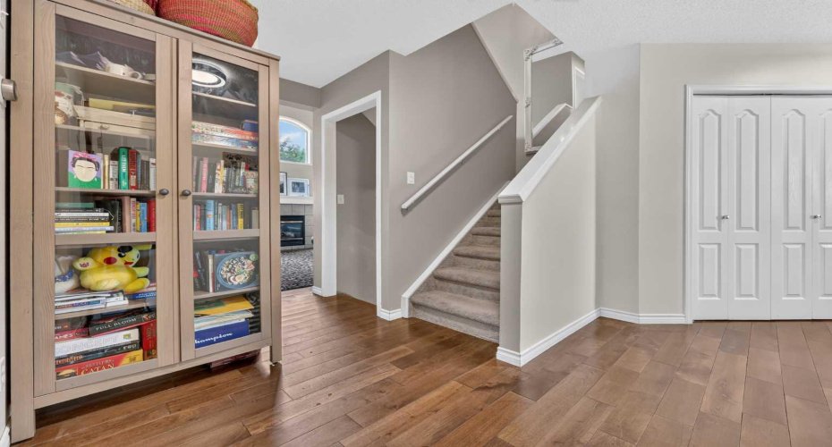 138 Tuscarora Way, Calgary, Alberta T3L 2H1, 4 Bedroom Bedrooms, 0 ,3 BathroomBathrooms,Residential,For Sale,Tuscarora,0,A2311355