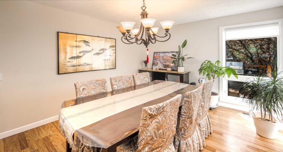 180 Woodglen Way, Calgary, Alberta T2W 4T3, 5 Bedroom Bedrooms, 0 ,4 BathroomBathrooms,Residential,For Sale,Woodglen,0,A2312843