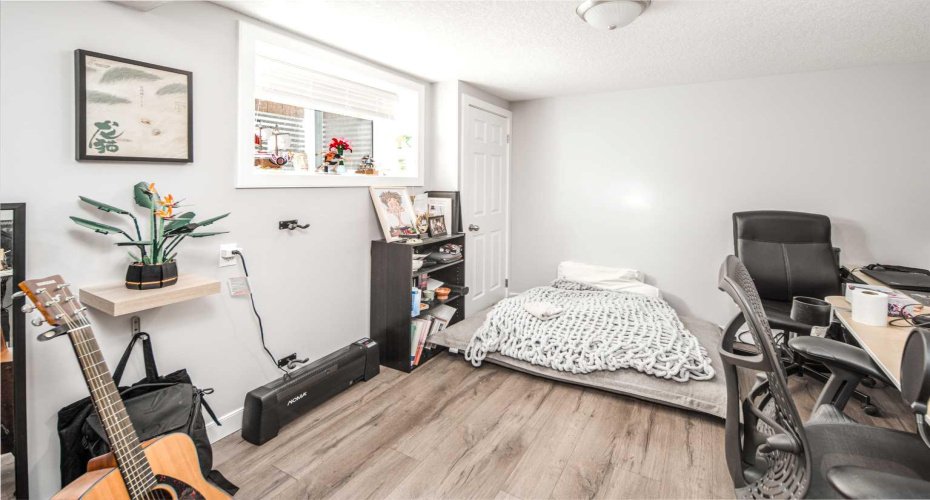 180 Woodglen Way, Calgary, Alberta T2W 4T3, 5 Bedroom Bedrooms, 0 ,4 BathroomBathrooms,Residential,For Sale,Woodglen,0,A2312843