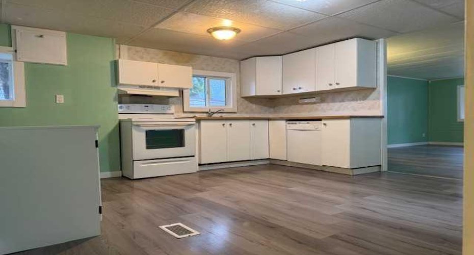 810 56 Street, Edson, Alberta T7E 1P2, 4 Bedroom Bedrooms, 0 ,1 BathroomBathrooms,Mobile,For Sale,56 Street,0,A2314216