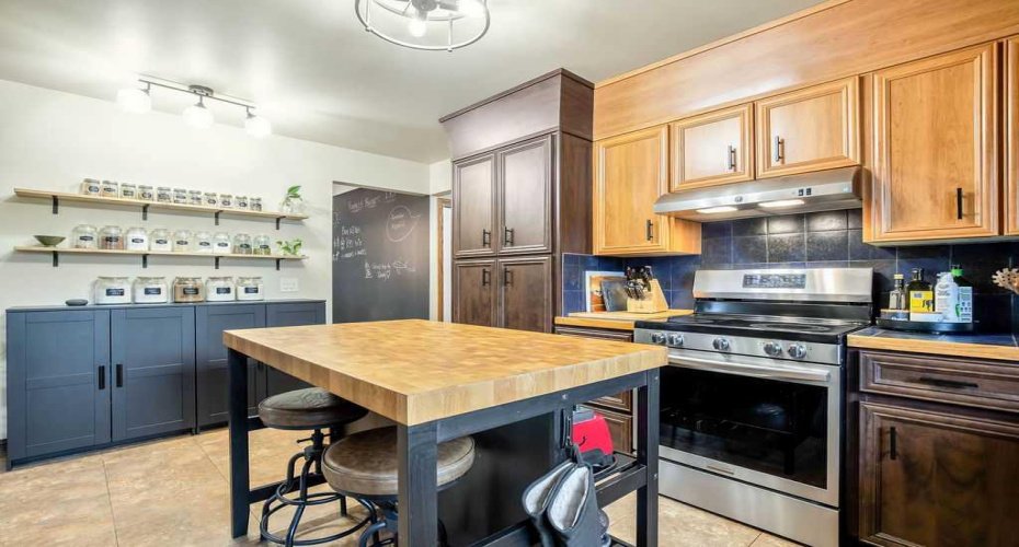 723 5 Avenue, High River, Alberta T1V 1B9, 4 Bedroom Bedrooms, 0 ,3 BathroomBathrooms,Residential,For Sale,5,0,A2316543