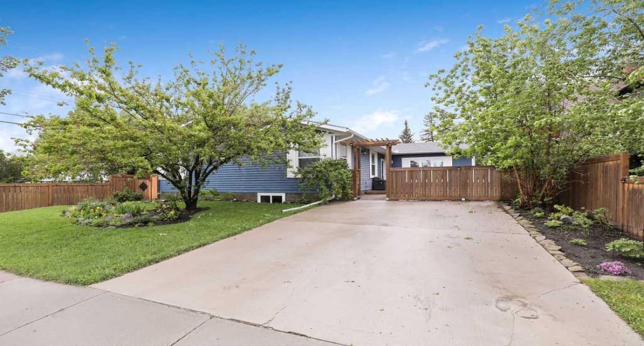 723 5 Avenue, High River, Alberta T1V 1B9, 4 Bedroom Bedrooms, 0 ,3 BathroomBathrooms,Residential,For Sale,5,0,A2316543